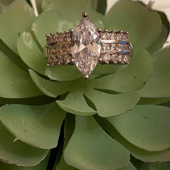 wedding ring - Picture 11 of 11